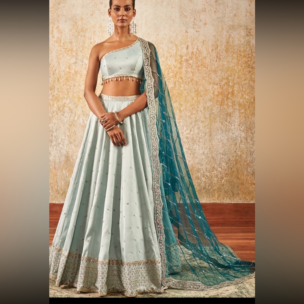Lashkaraa lehenga blue